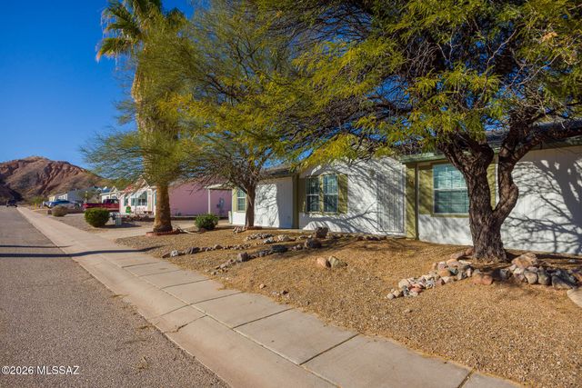 662 W Coachline Lane, Benson, AZ 85602