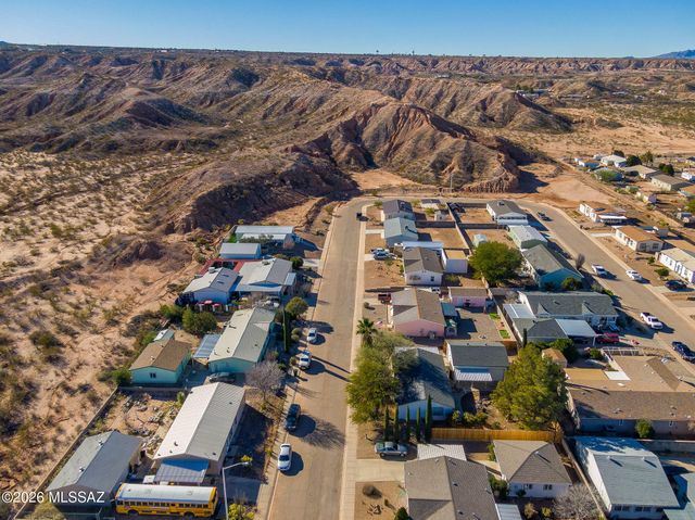 662 W Coachline Lane, Benson, AZ 85602