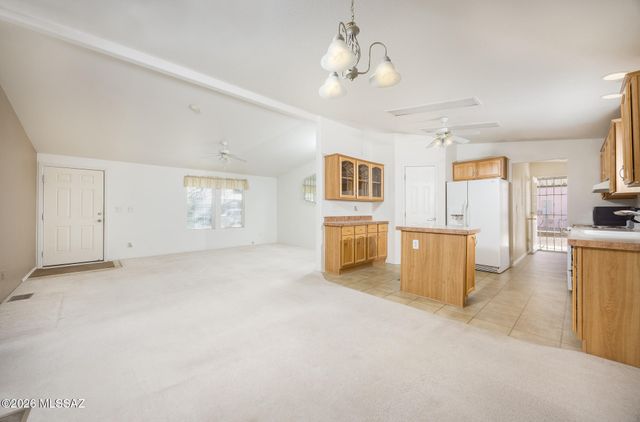 662 W Coachline Lane, Benson, AZ 85602