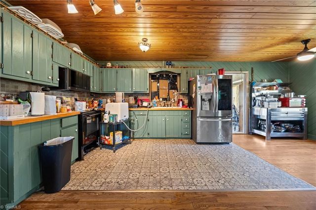 487 King Road, Seagrove, NC 27341