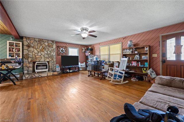 487 King Road, Seagrove, NC 27341