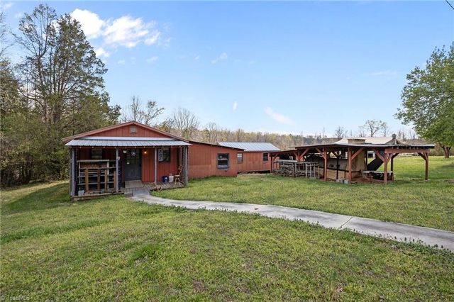 487 King Road, Seagrove, NC 27341