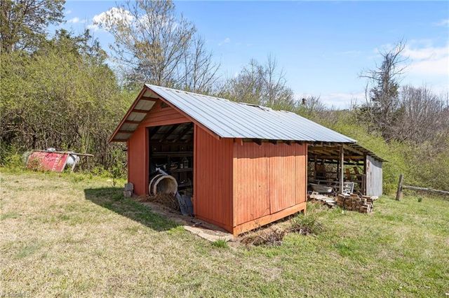 487 King Road, Seagrove, NC 27341