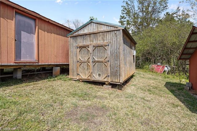 487 King Road, Seagrove, NC 27341
