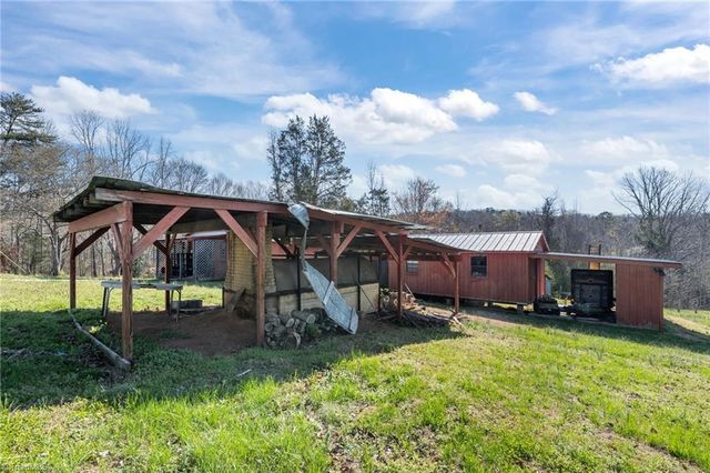 487 King Road, Seagrove, NC 27341