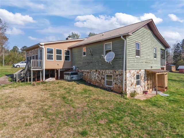 487 King Road, Seagrove, NC 27341