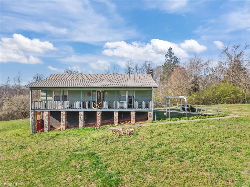 487 King Road, Seagrove, NC 27341