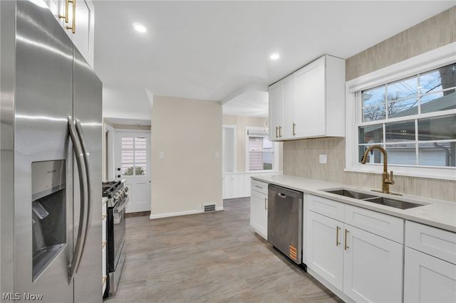 4182 Silsby Road, University Heights, OH 44118