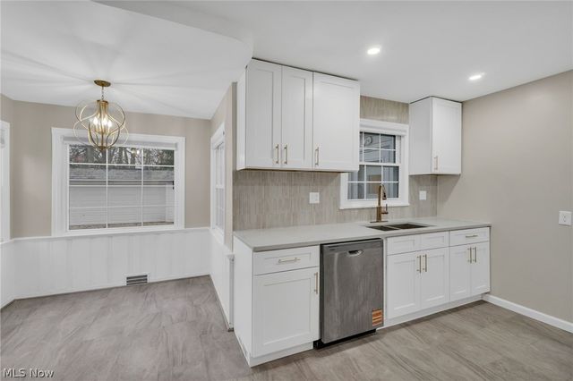 4182 Silsby Road, University Heights, OH 44118