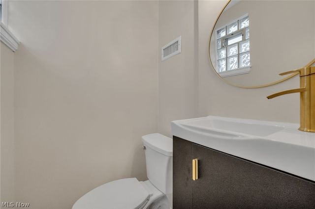 4182 Silsby Road, University Heights, OH 44118