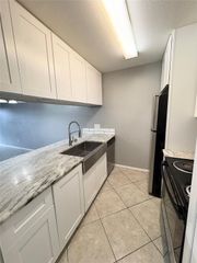 3015 Walnut Bend Lane 13, Houston, TX 77042