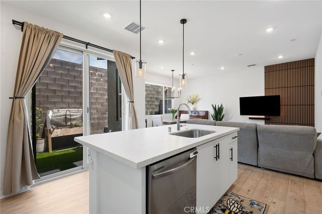 15942 Sparrow Court, Fontana, CA 92336