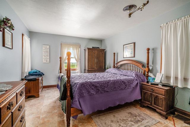 9135 W 750 North, Etna Green, IN 46524