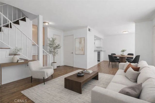 4511 Murietta Avenue 8, Sherman Oaks, CA 91423