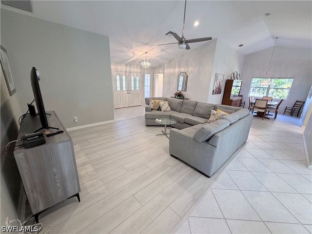 108 Palmetto Dunes CIR, Naples, FL 34113