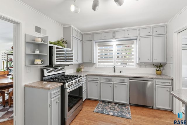 310 E 28th St Street, Sioux Falls, SD 57105