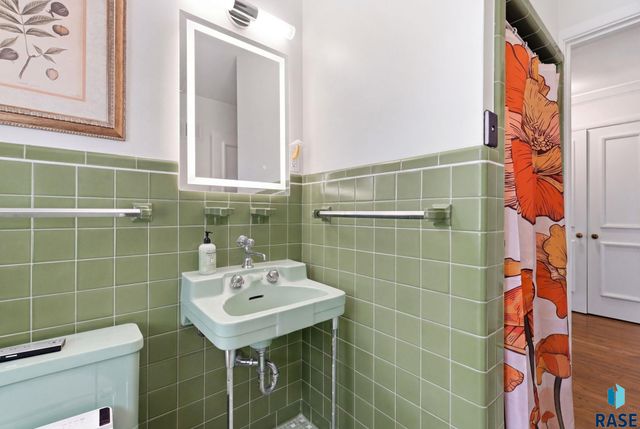 310 E 28th St Street, Sioux Falls, SD 57105