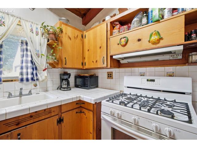 1014 Se 175TH Pl, Portland, OR 97233