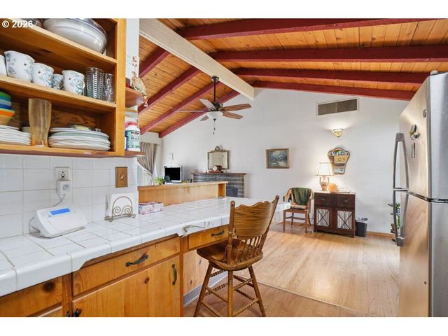 1014 Se 175TH Pl, Portland, OR 97233
