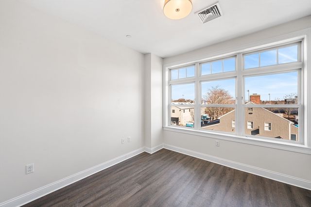 69 Foundry St 310, Wakefield, MA 01880