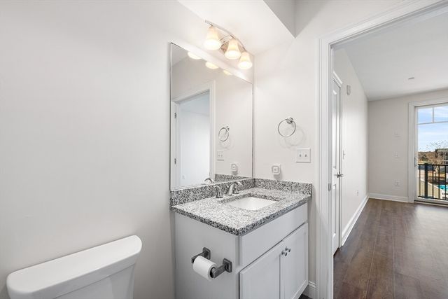 69 Foundry St 310, Wakefield, MA 01880