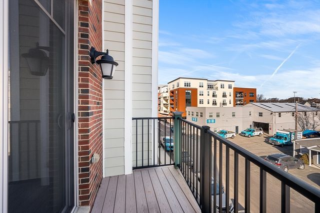 69 Foundry St 310, Wakefield, MA 01880