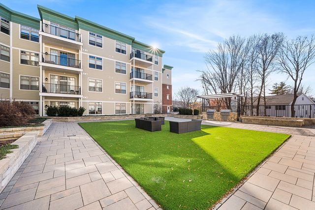 69 Foundry St 310, Wakefield, MA 01880