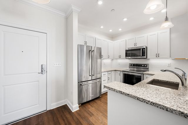 69 Foundry St 310, Wakefield, MA 01880