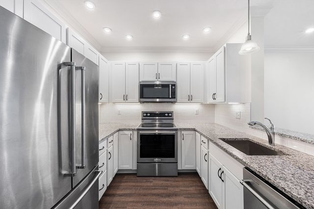 69 Foundry St 310, Wakefield, MA 01880