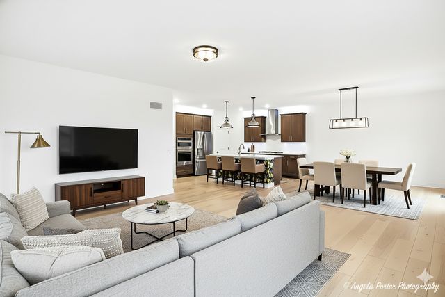 8505 White Oaks Court, Wonder Lake, IL 60097