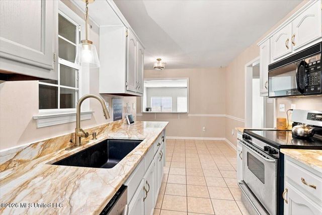 5285 Wildwood Drive, Southaven, MS 38671