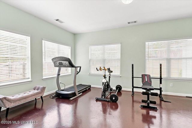 5285 Wildwood Drive, Southaven, MS 38671