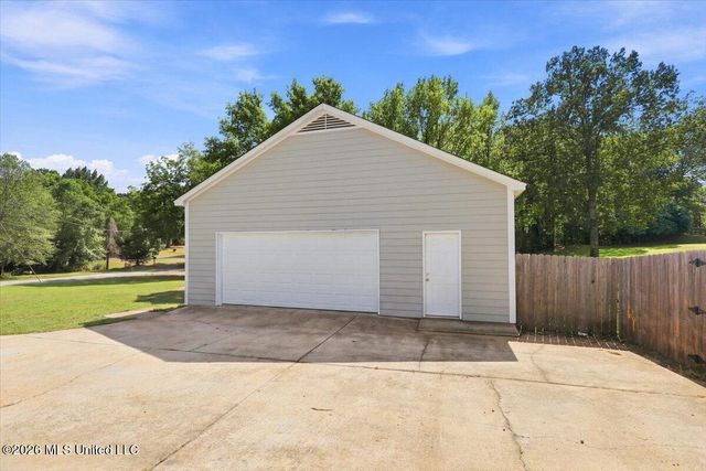 5285 Wildwood Drive, Southaven, MS 38671