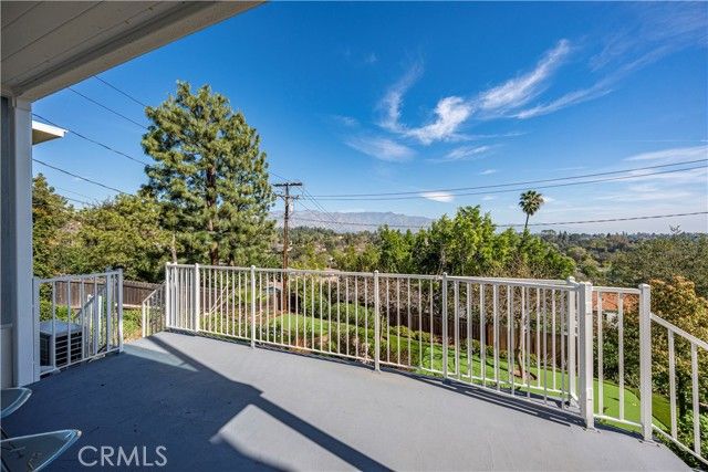 334 Anita Drive, Pasadena, CA 91105