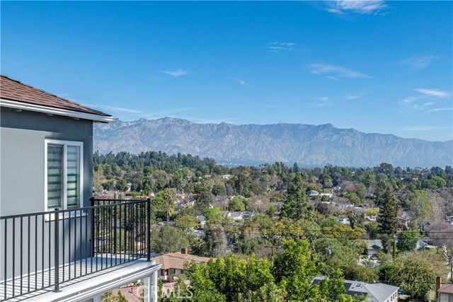 334 Anita Drive, Pasadena, CA 91105