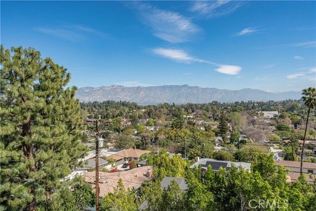 334 Anita Drive, Pasadena, CA 91105