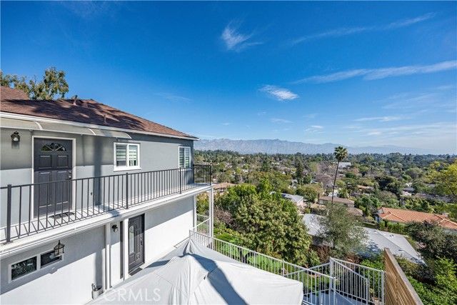 334 Anita Drive, Pasadena, CA 91105