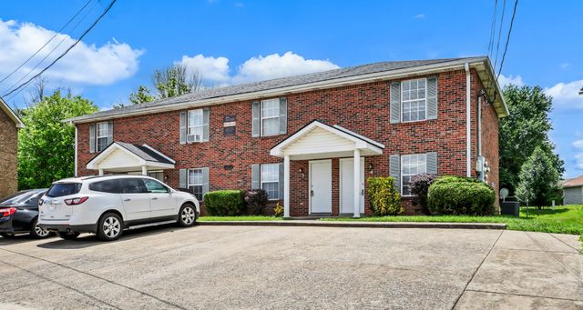 371 Peabody Dr, Clarksville, TN 37042
