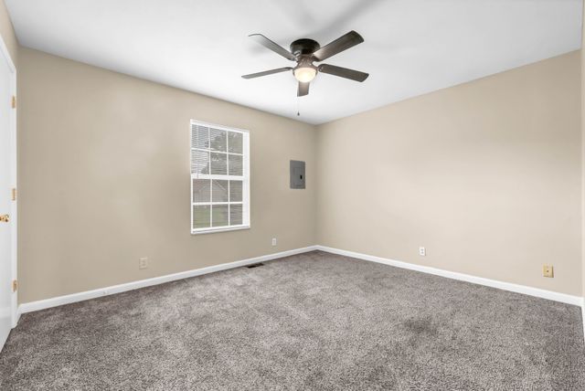 371 Peabody Dr, Clarksville, TN 37042
