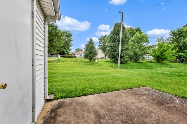 371 Peabody Dr, Clarksville, TN 37042