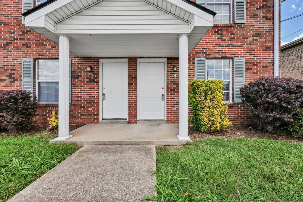 371 Peabody Dr, Clarksville, TN 37042
