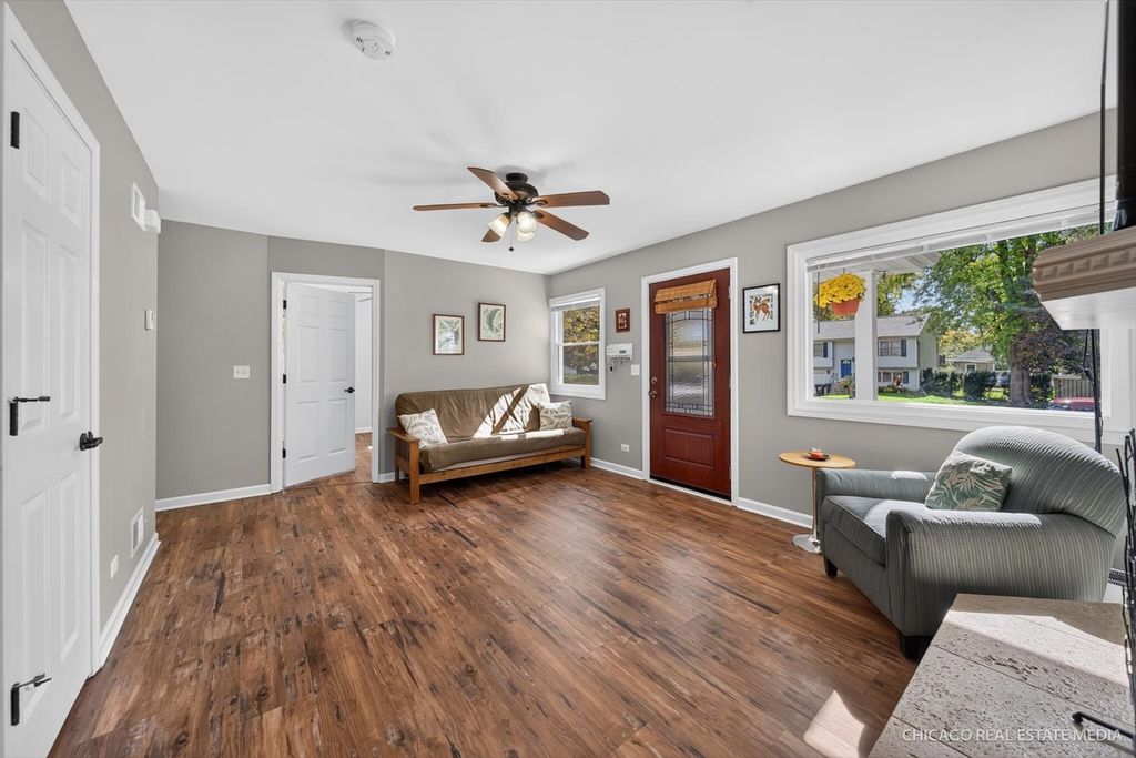 406 Woodbine Avenue, Island Lake, IL 60042 — photo 3