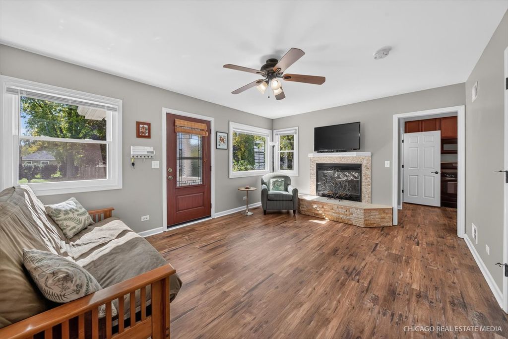 406 Woodbine Avenue, Island Lake, IL 60042 — photo 4