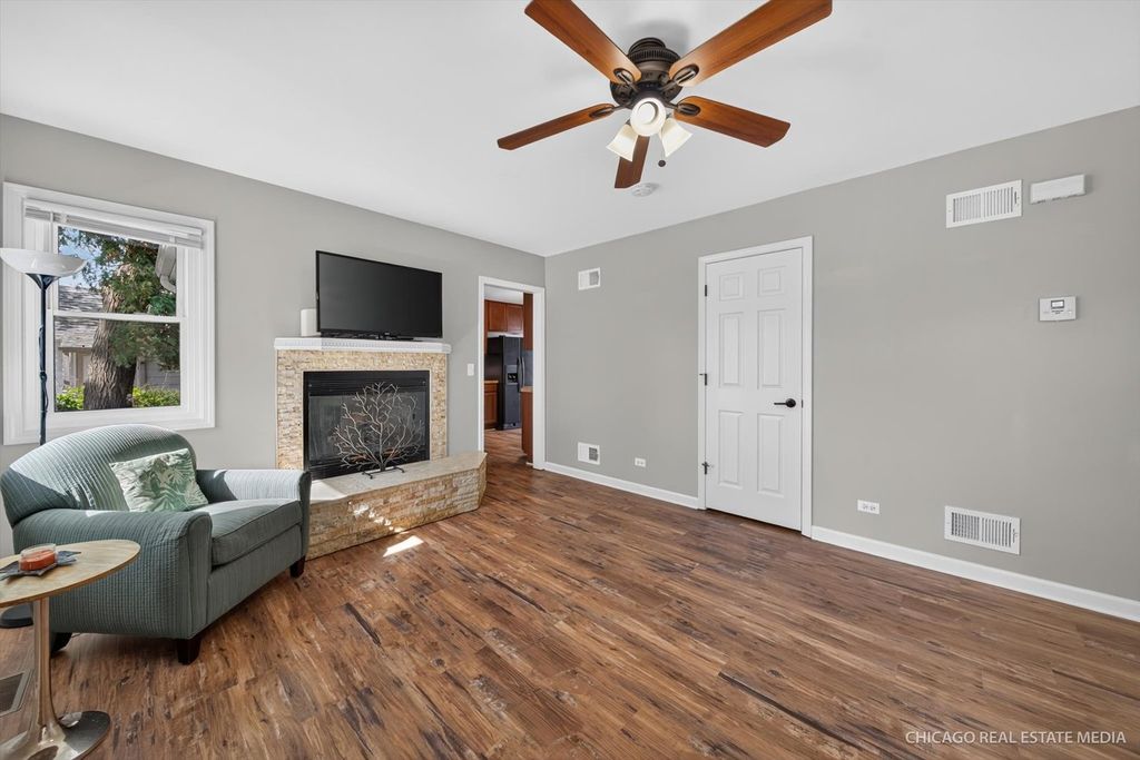 406 Woodbine Avenue, Island Lake, IL 60042 — photo 5