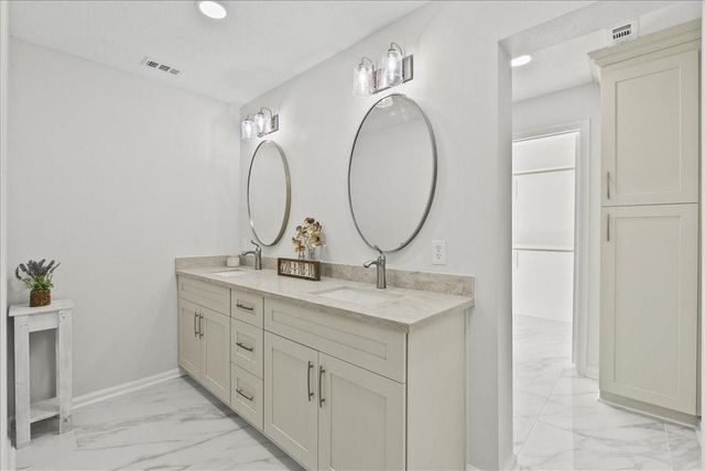 12219 Oakline Drive, Brookside, TX 77581