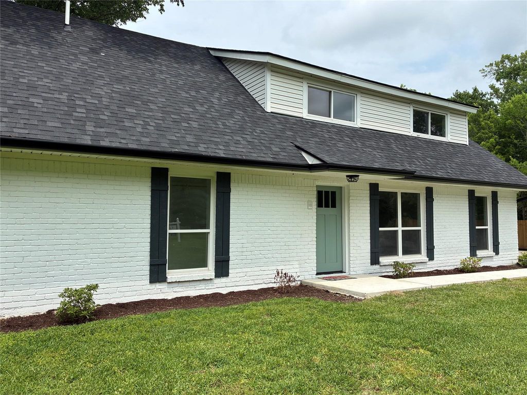 12219 Oakline Drive, Brookside, TX 77581