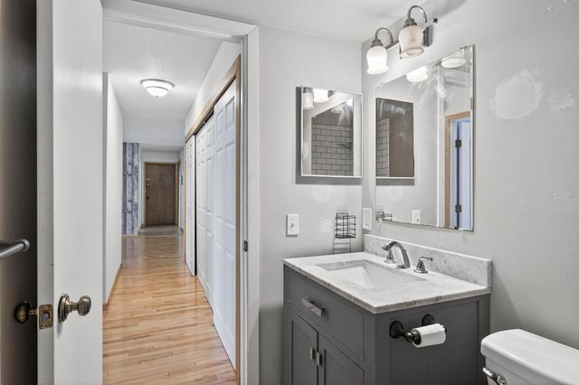 920 9th Avenue S 5, Hopkins, MN 55343