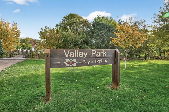 920 9th Avenue S 5, Hopkins, MN 55343