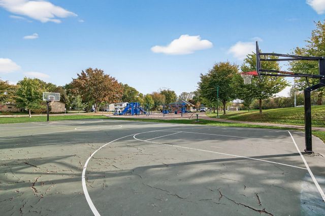 920 9th Avenue S 5, Hopkins, MN 55343