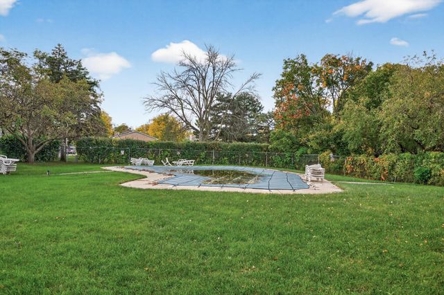 920 9th Avenue S 5, Hopkins, MN 55343